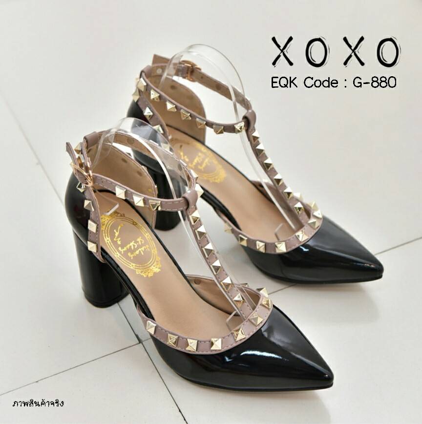 รองเท้าคัทชูส้นตันสไตล์ Valentino (สีดำ)