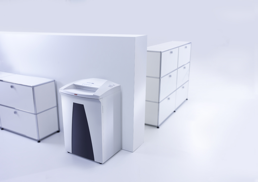 ขายถูก เครื่องทำลายเอกสาร Securio B34(0.78x11 mm.)8แผ่น ตัดเป็นชิ้น