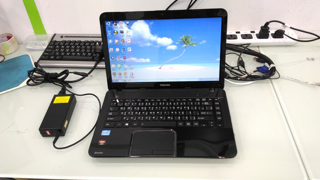 TOSHIBA Satellite L840