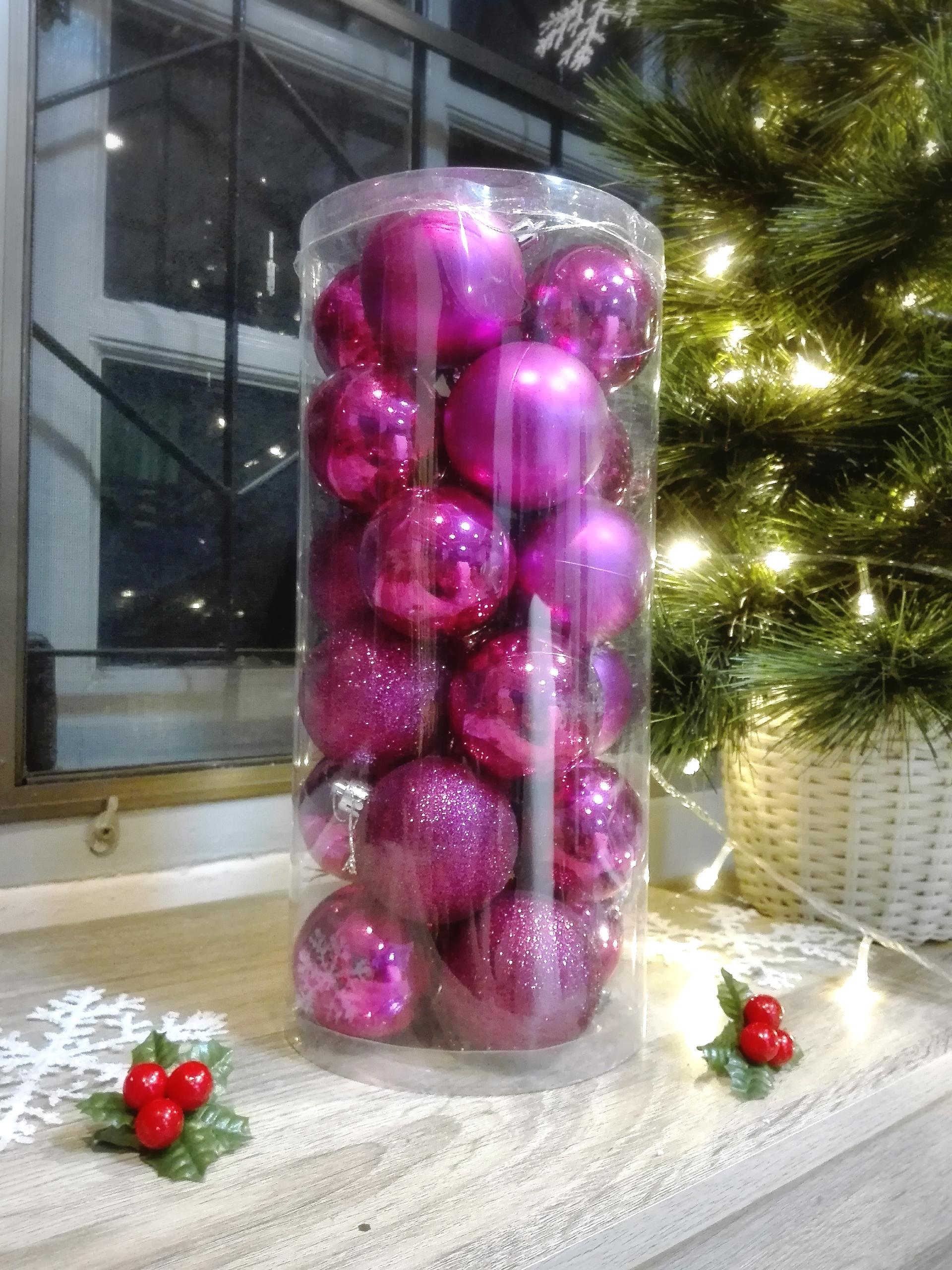 บอลชมพู บานเย็น (วาว ด้าน กากเพชร)60 mm (24 ลูก) Pink Christmas Baubles (24 pieces)