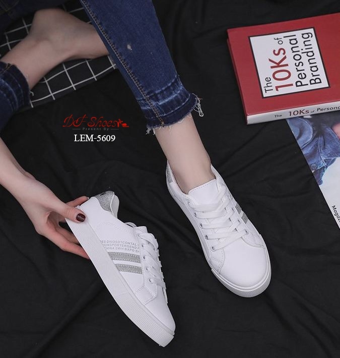 รองเท้าผ้าใบSport girl แต่งแถบกลิตเตอร์ (สีเงิน)