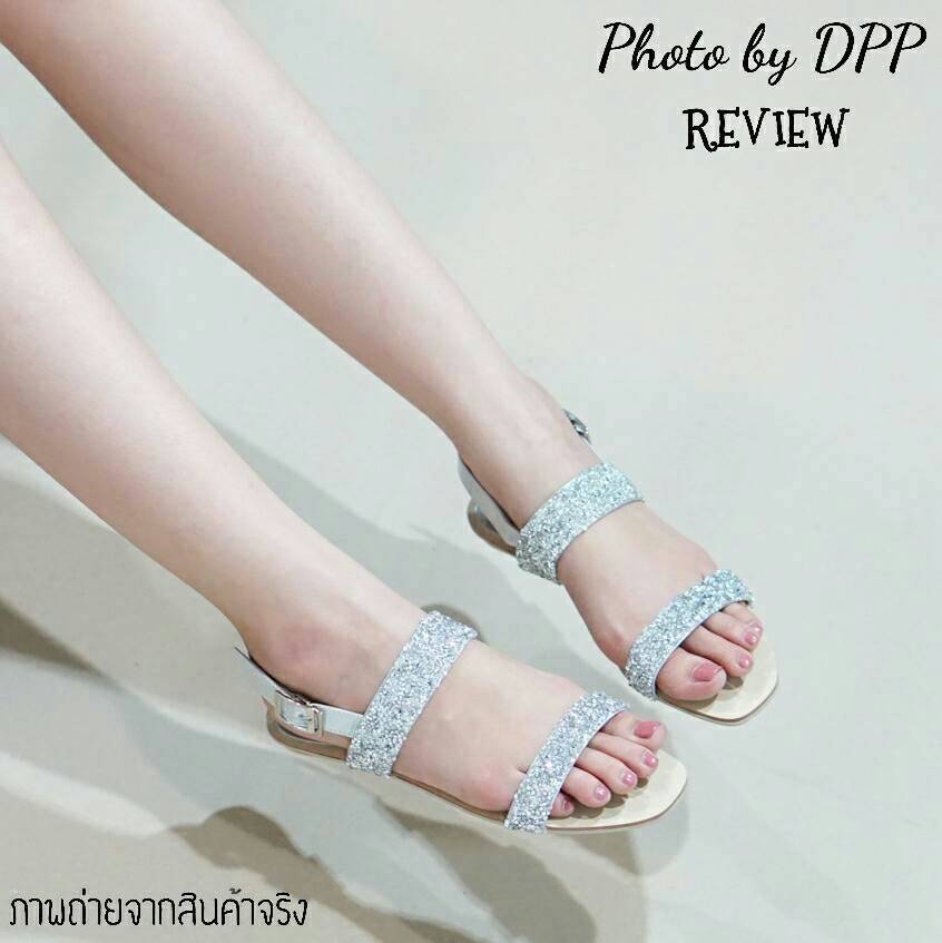 พร้อมส่ง : รองเท้าลำลองรัดส้นหน้าเพชร (สีเงิน)