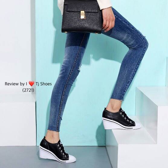 รองเท้าผ้าใบส้นเตารีดหนัง (สีขาว)