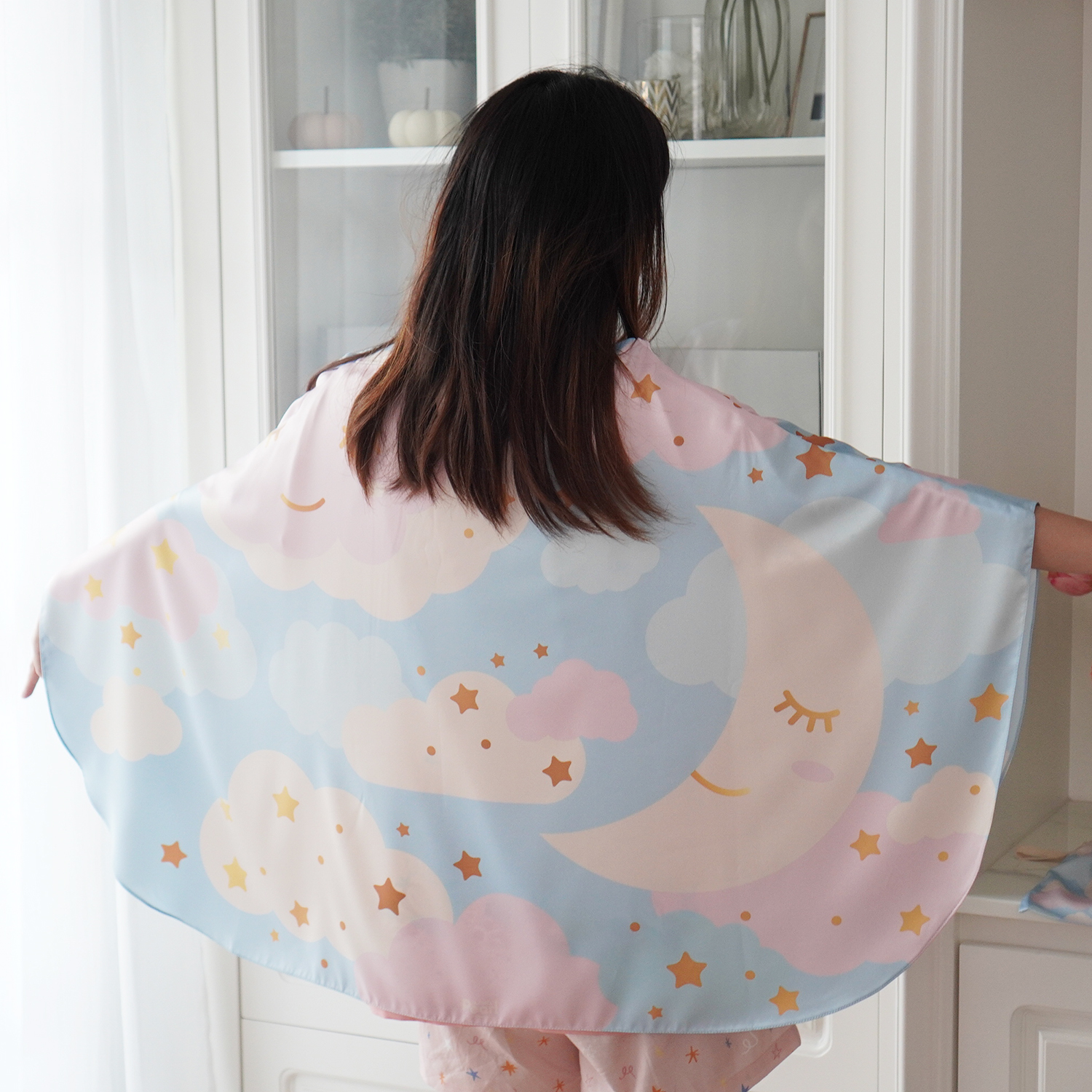 ผ้าคลุมให้นม 3in1 (รุ่นมีกระดุม ถอดโครงได้) แบบสั่งทำใส่ชื่อ ลาย Moon - Blue