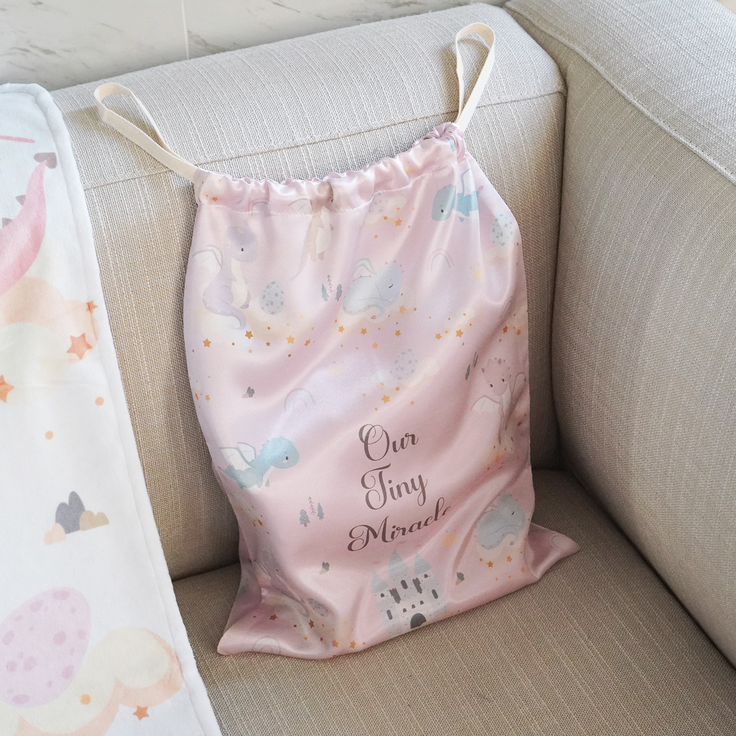 ผ้าห่ม Minky ลาย Dragon 75x100cm แบบปักชื่อ ด้านหลังสีชมพู