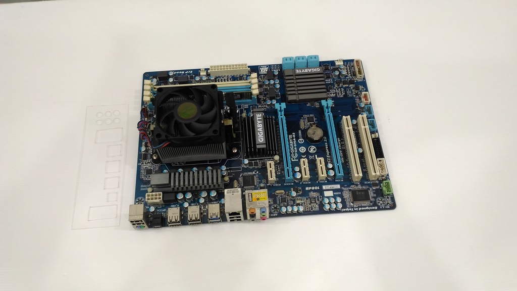 GIGABYTE GA-970A-D3 + AMD FX4100