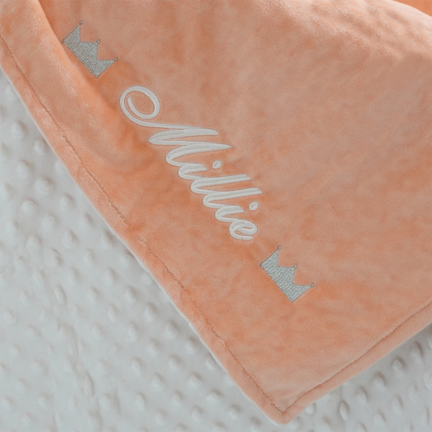 ผ้าห่ม Minky - สีพีช 75x100cm แบบปักชื่อ+icon - Crown2