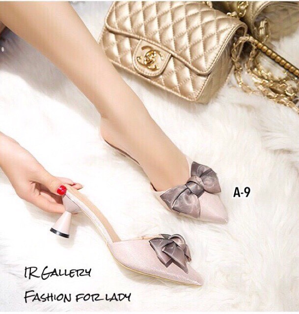 รองเท้าส้นเตี้ยเปิดส้นสไตล์ Poem (สีดำ)