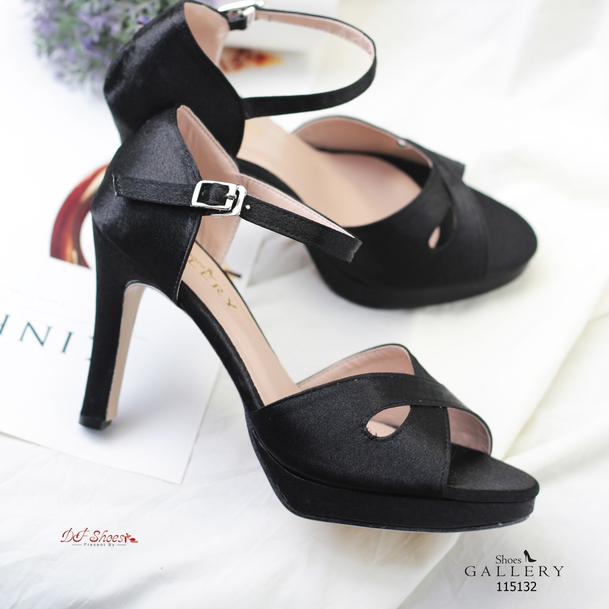 รองเท้าส้นสูงซาตินทรงเปิดหน้าไขว้ (สีครีม)