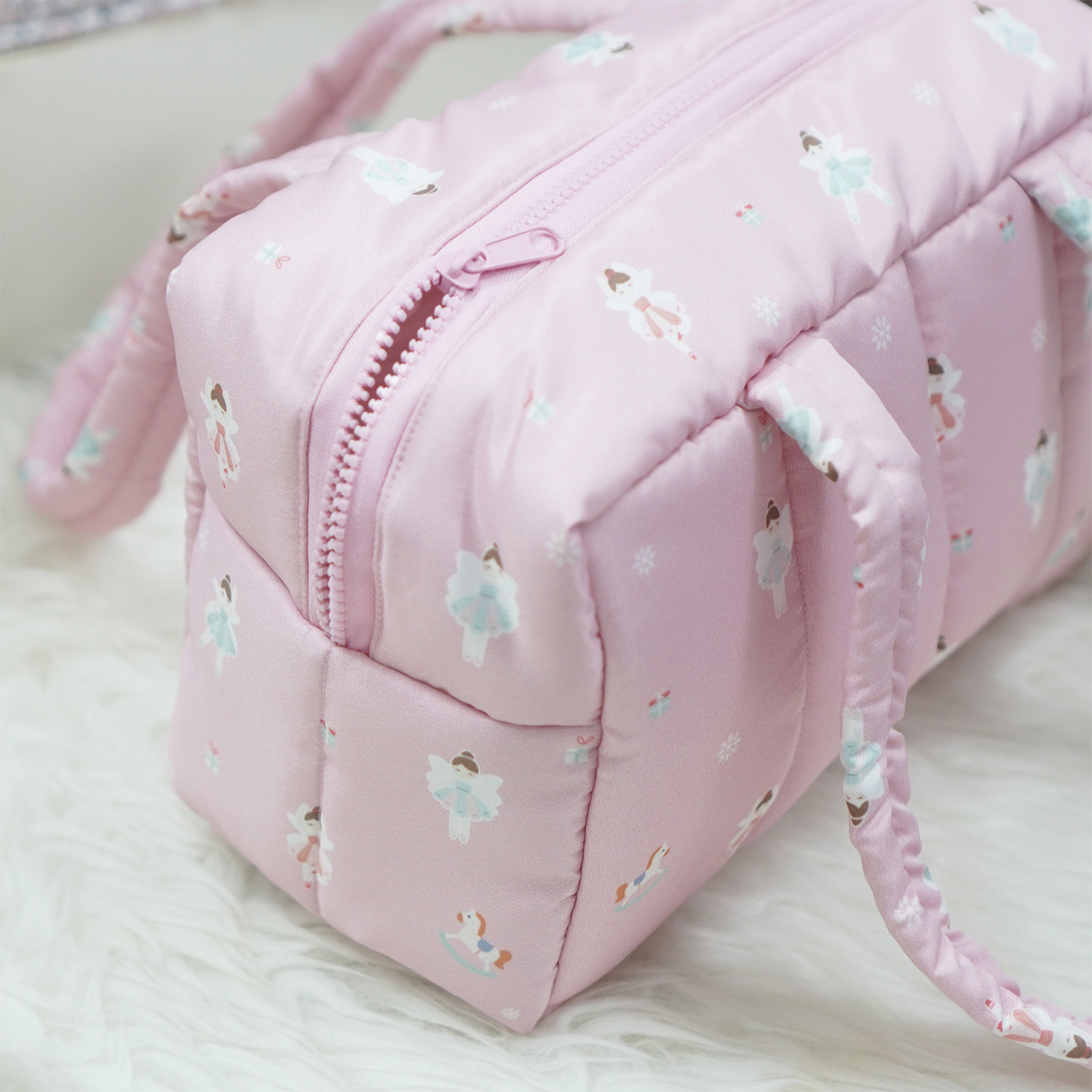 Fluffy Bowling Bag กระเป๋านุ่มนิ่ม ทรง Bowling แบบพร้อมส่ง ลาย Sugar Plum Fairy - Pink