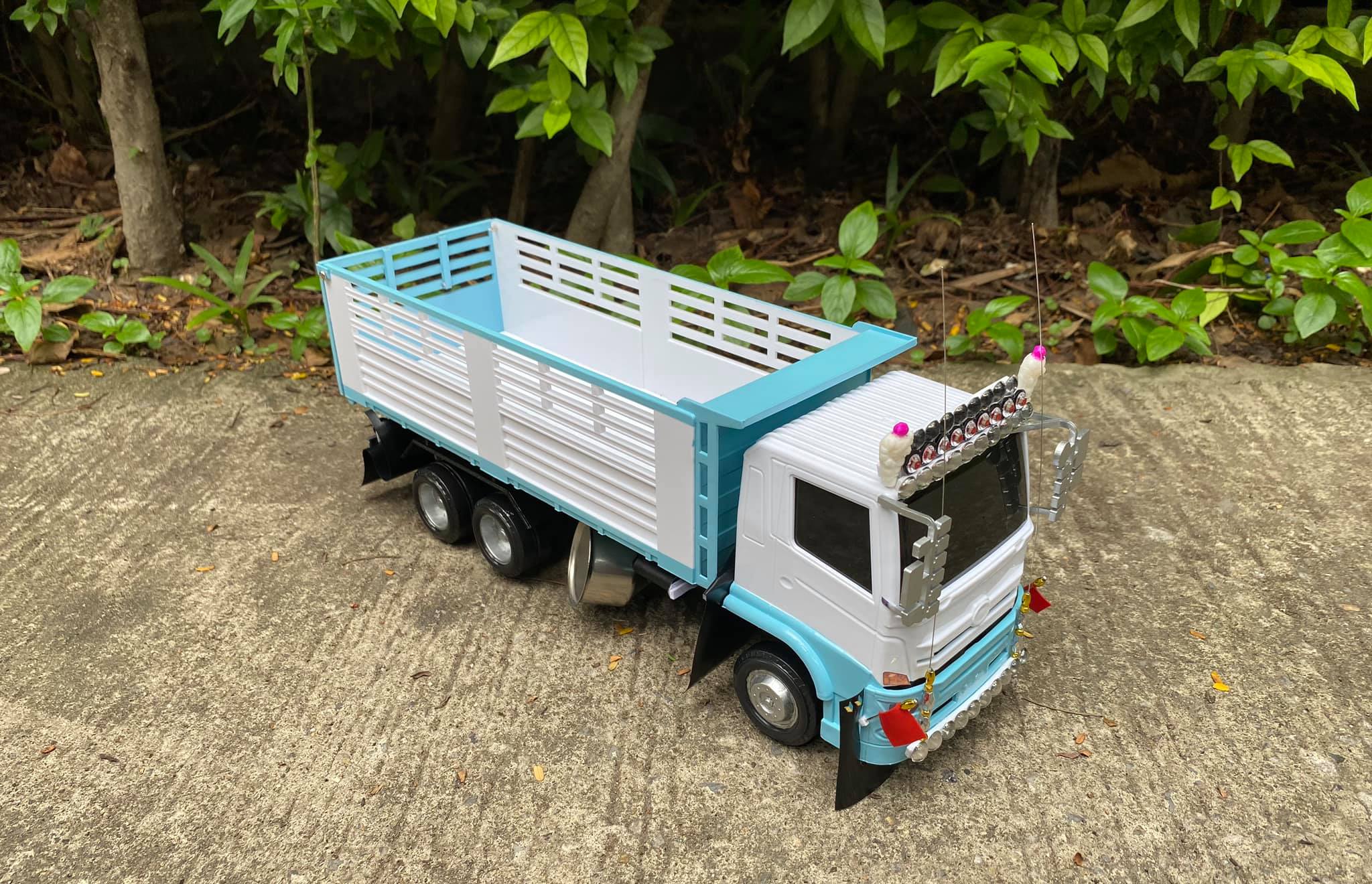 รถดั๊มพ์แต่ง สีขาวฟ้า Sky Blue สำเนา