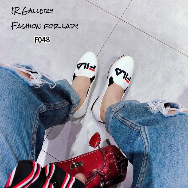 รองเท้าส้นแบน Style Fila (สีขาว)