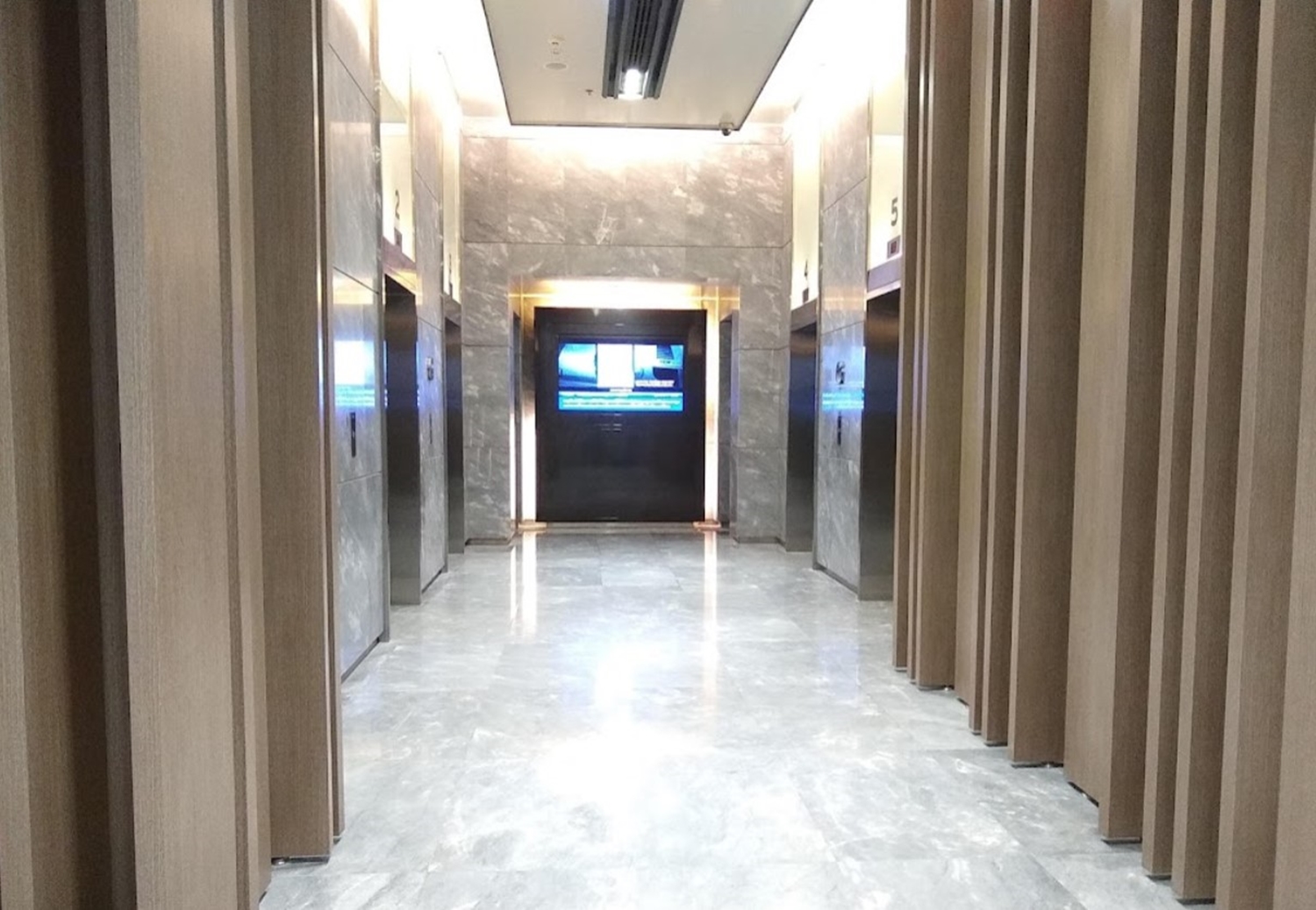 อาคารเคพีไอ ทาวเวอร์ (KPI Tower) สำนักงานให้เช่า ย่านศูนย์กลางธุรกิจของกรุงเทพฯ (CBD) ชิดลม ประตูน้ำ ราชดำริ