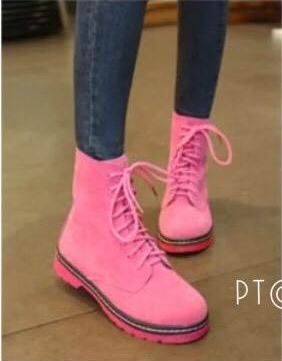 รองเท้าบูทสักหลาดพาสเทล (สีม่วง)