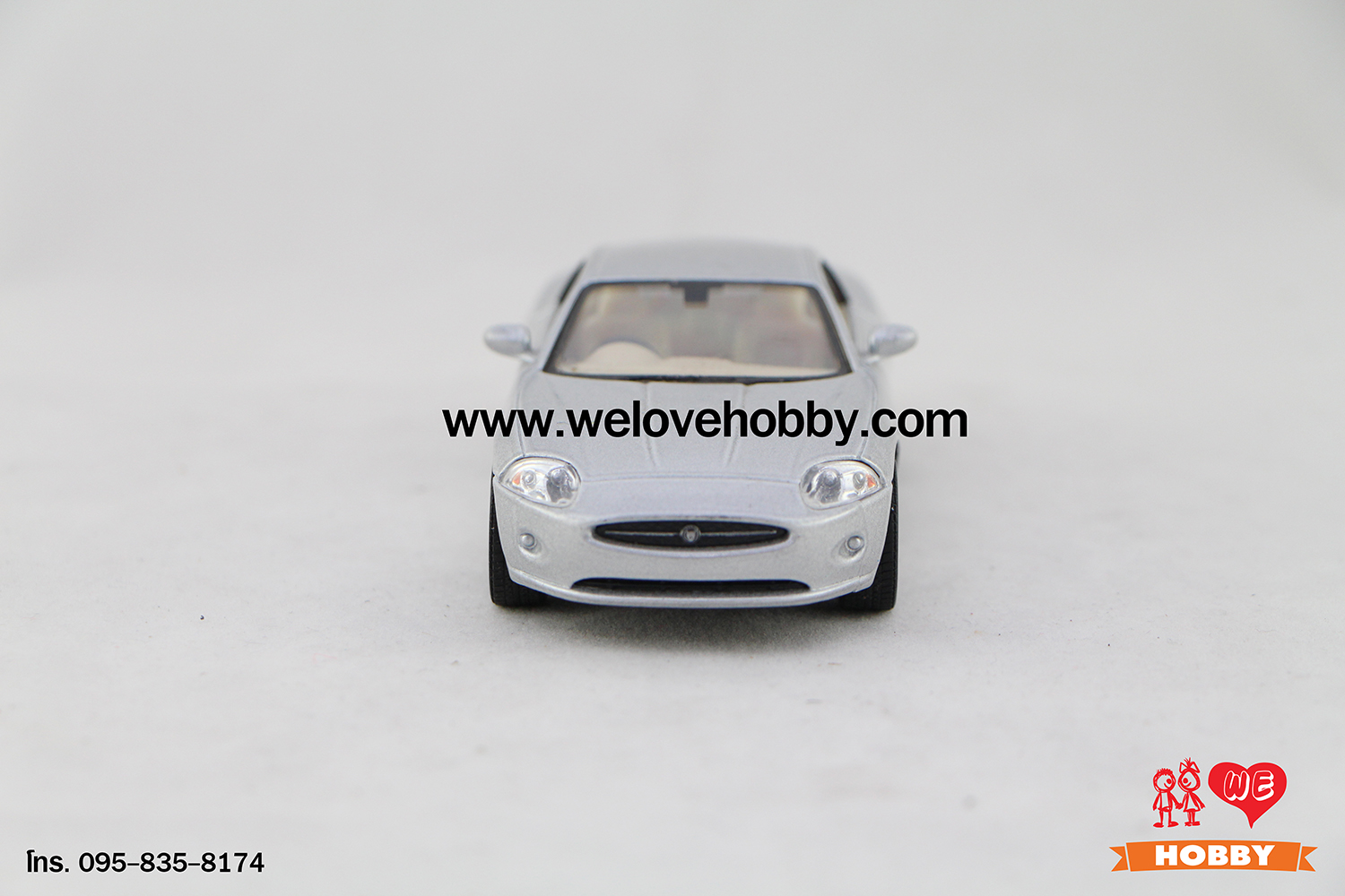 โมเดลรถซุปเปอร์ คาร์ Jaguar XK Coupe สีเทา Scale 1:38