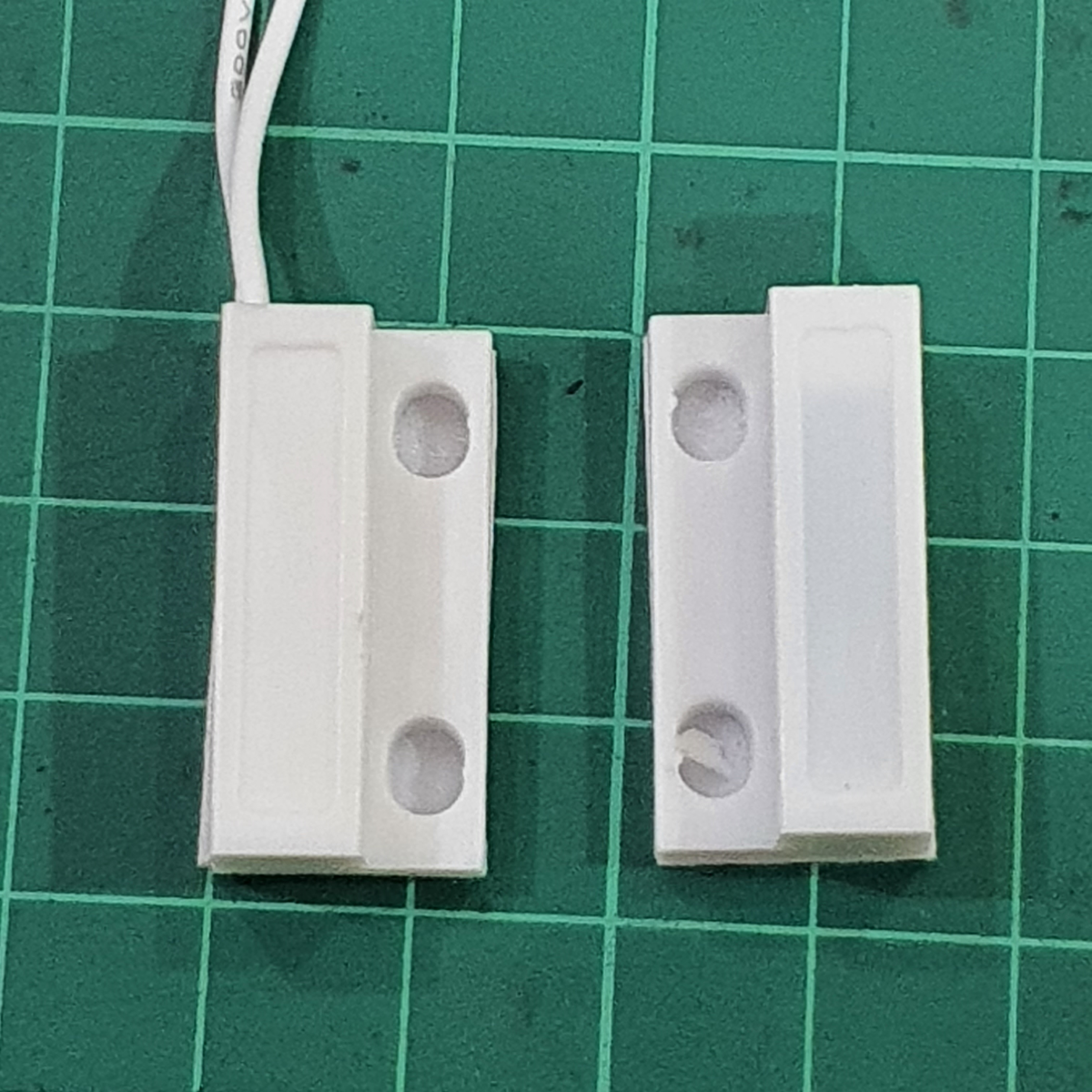 MC-38 Magnetic Reed Switch Sensor