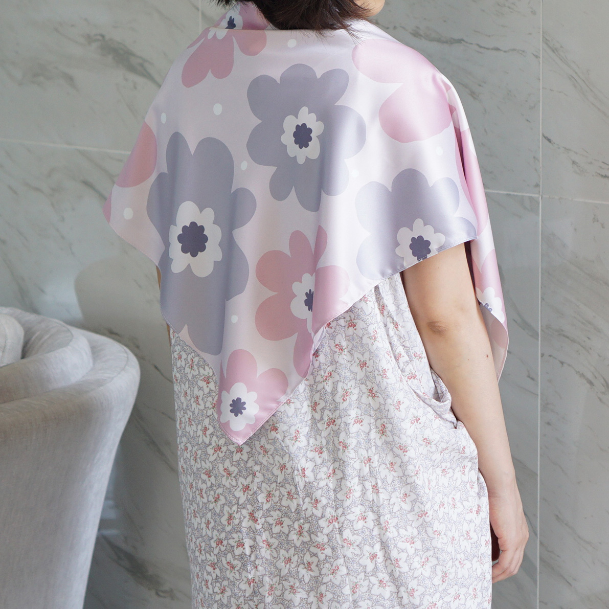 ชุดของขวัญแต่งงาน ปลอกหมอนคู่+ผ้าพันคอ/ผ้าคลุมไหล่ ลาย Big Flower - Light Pink