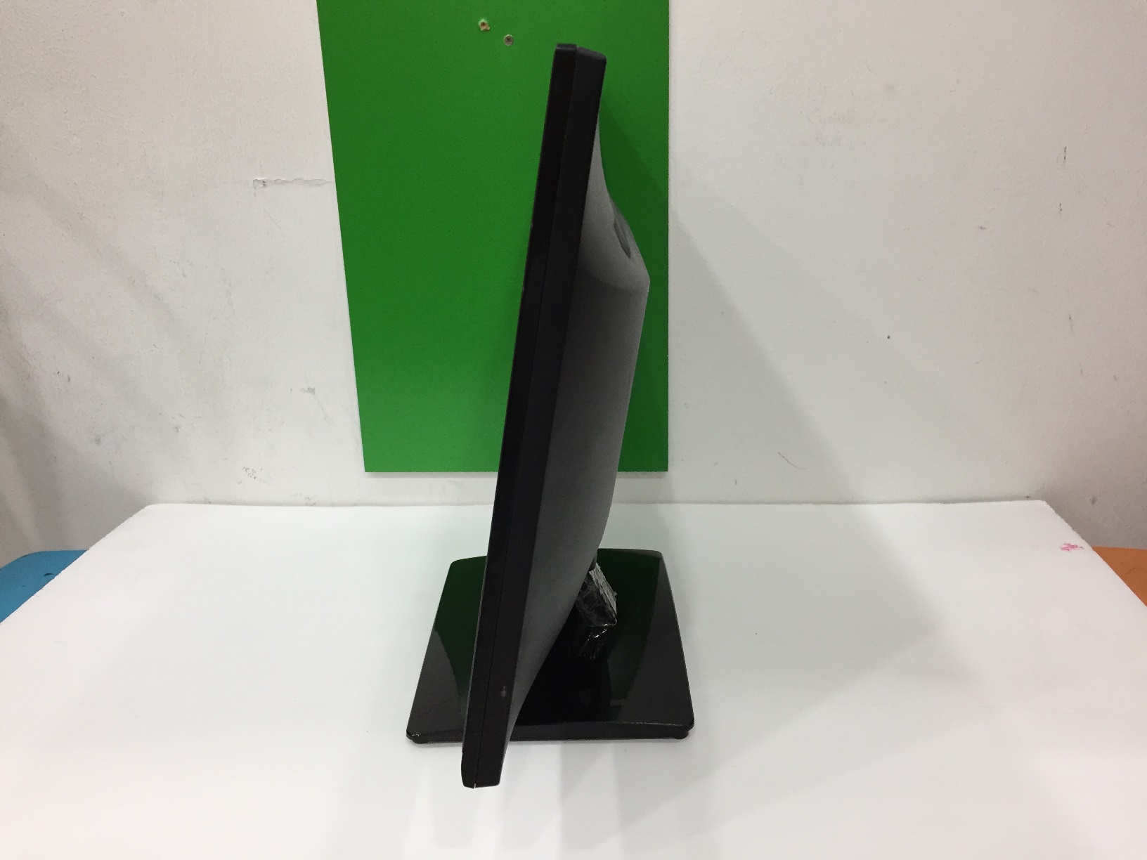 LG E2041T-BN 20" LED