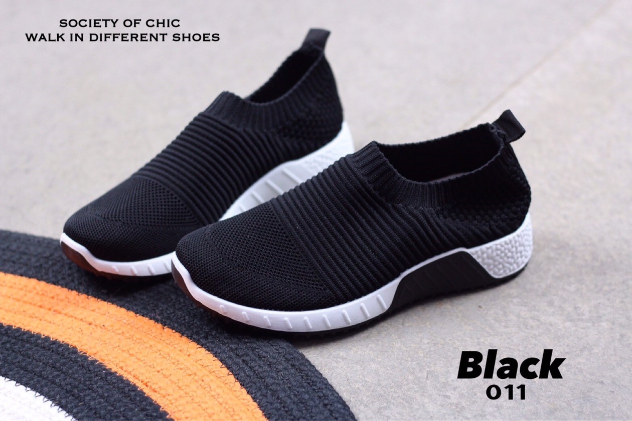 รองเท้าผ้าใบทรงสวมขอบถุงเท้า (สีเลือดหมู)