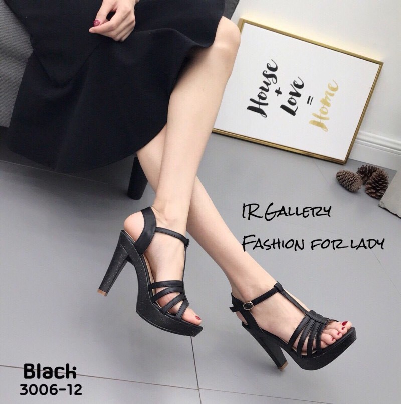 รองเท้าส้นสูงหน้าสาน T-Strap (สีดำ)