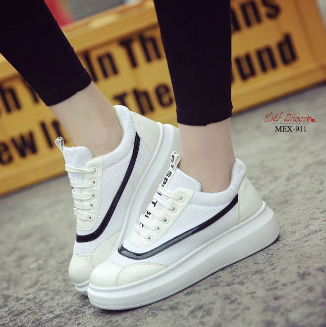 รองเท้าผ้าใบแฟชั่นแต่งแถบดำ