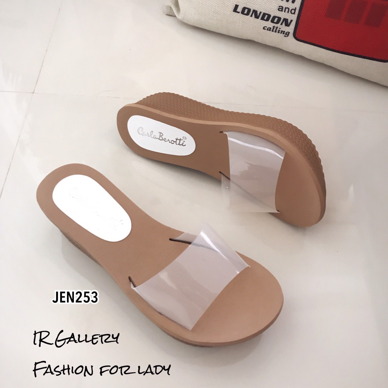รองเท้าลำลองส้นเตารีดสายคาดนิ่ม (สีตาลหนัง)