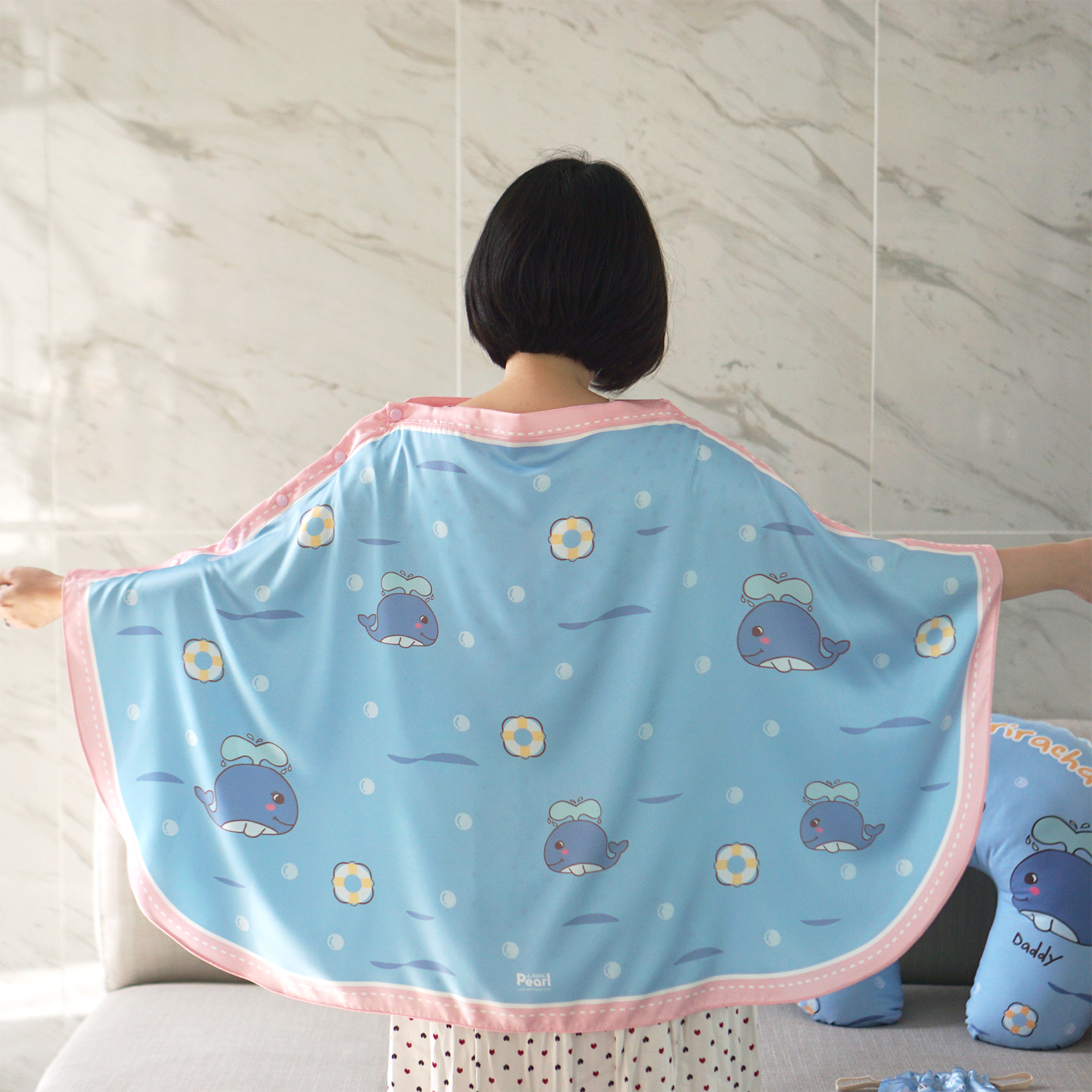 ชุดของขวัญเด็กแรกเกิด NP2 ผ้าคลุมให้นม รุ่น 3in1 + หมอนรองให้นม ลาย Whale - Blue
