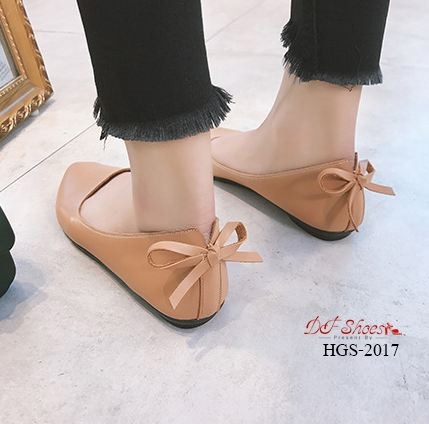 รองเท้าคัทชูส้นแบนแต่งโบว์หลัง (สีกากี)
