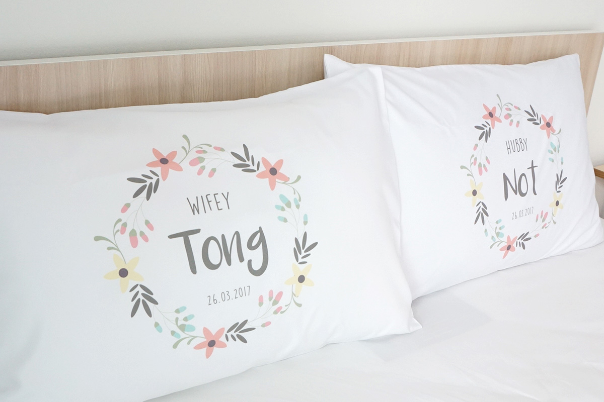ปลอกหมอนหนุนคู่ลาย Floral Frame - Grey
