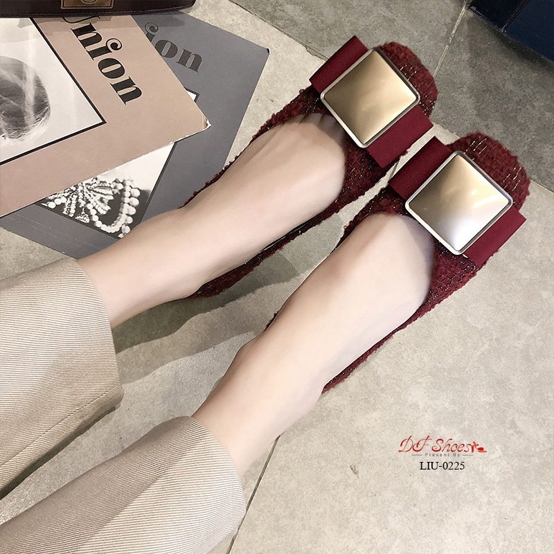 รองเท้าคัทชูส้นแบนแต่งอะไหล่ (สีแดง)