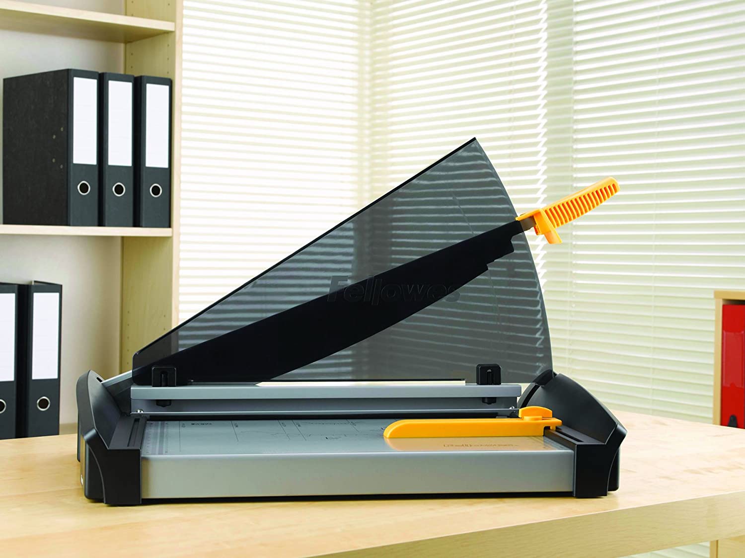 ขายถูก แท่นตัดกระดาษ Fellowes รุ่น Plama A3