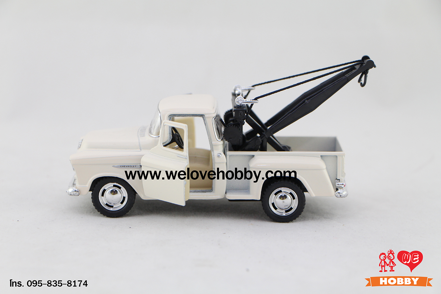 โมเดลรถกระบะคลาสสิค 1955 Chevrolet Chevy Stepside Pick-Up สีครีม Scale 1:32 มีเซตอุปกรณ์รถยก รถลาก