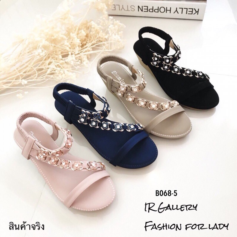 รองเท้าแตะเสริมส้นแต่งดอกไม้ (สีครีม)