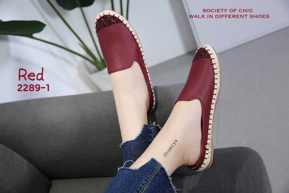 รองเท้าสวมแต่งกากเพชร (สีชมพู)