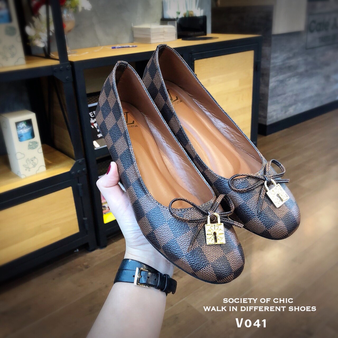 รองเท้าคัทชูส้นแบน Style Loius Damier