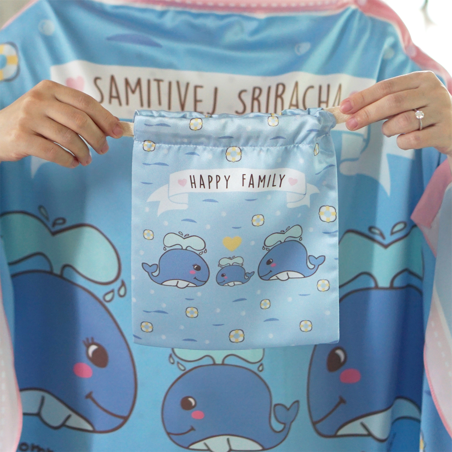 ชุดของขวัญเด็กแรกเกิด NP2 ผ้าคลุมให้นม รุ่น 3in1 + หมอนรองให้นม ลาย Whale - Blue