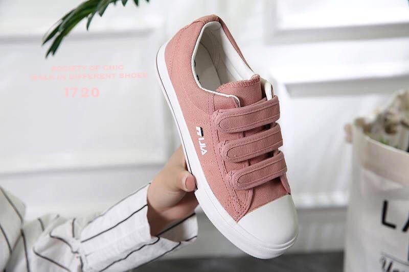 รองเท้าผ้าใบเมจิกเทป Style FILA (สีดำ)