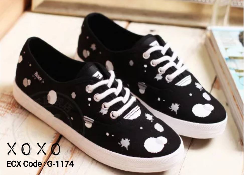 รองเท้าผ้าใบทรงkedsแต่งสี (สีดำ)