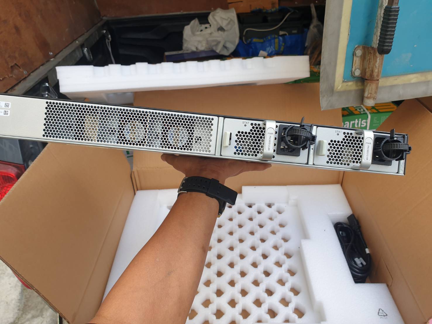 สวิตช์ S5735-S32ST4X Huawei Switch 24*GE SFP ports 8*10/100/1000BASE-T ports 4*10GE SFP+ port ของใหม่