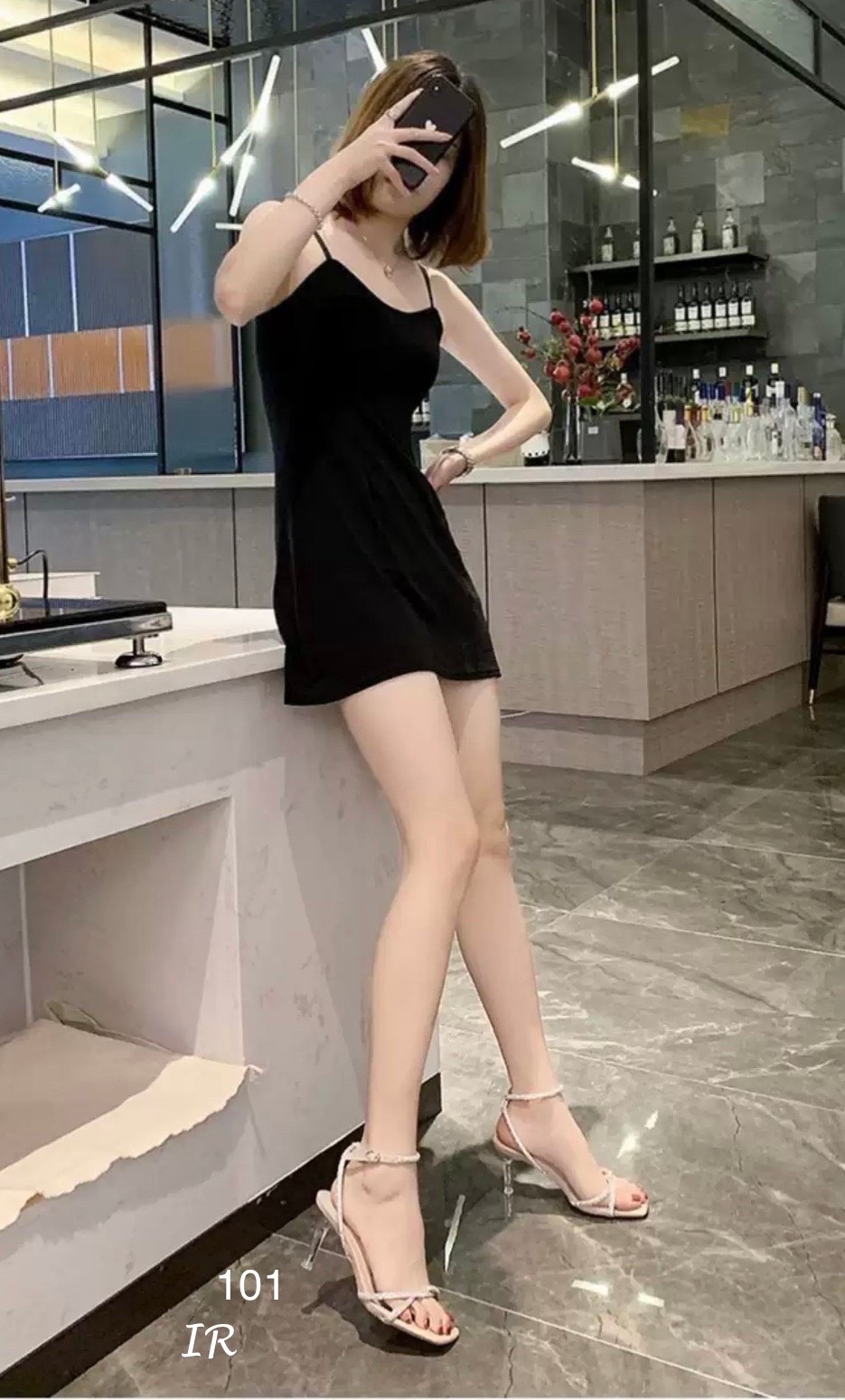 รองเท้าส้นสูงสายไข้วเพชร (สีครีม)