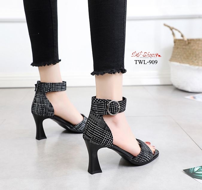 รองเท้าส้นสูงรัดข้อปั้มลาย