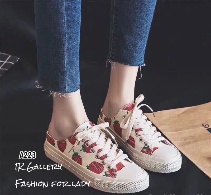 รองเท้าผ้าใบเปิดส้นแต่ลายผลไม้ (ลายกล้วย)