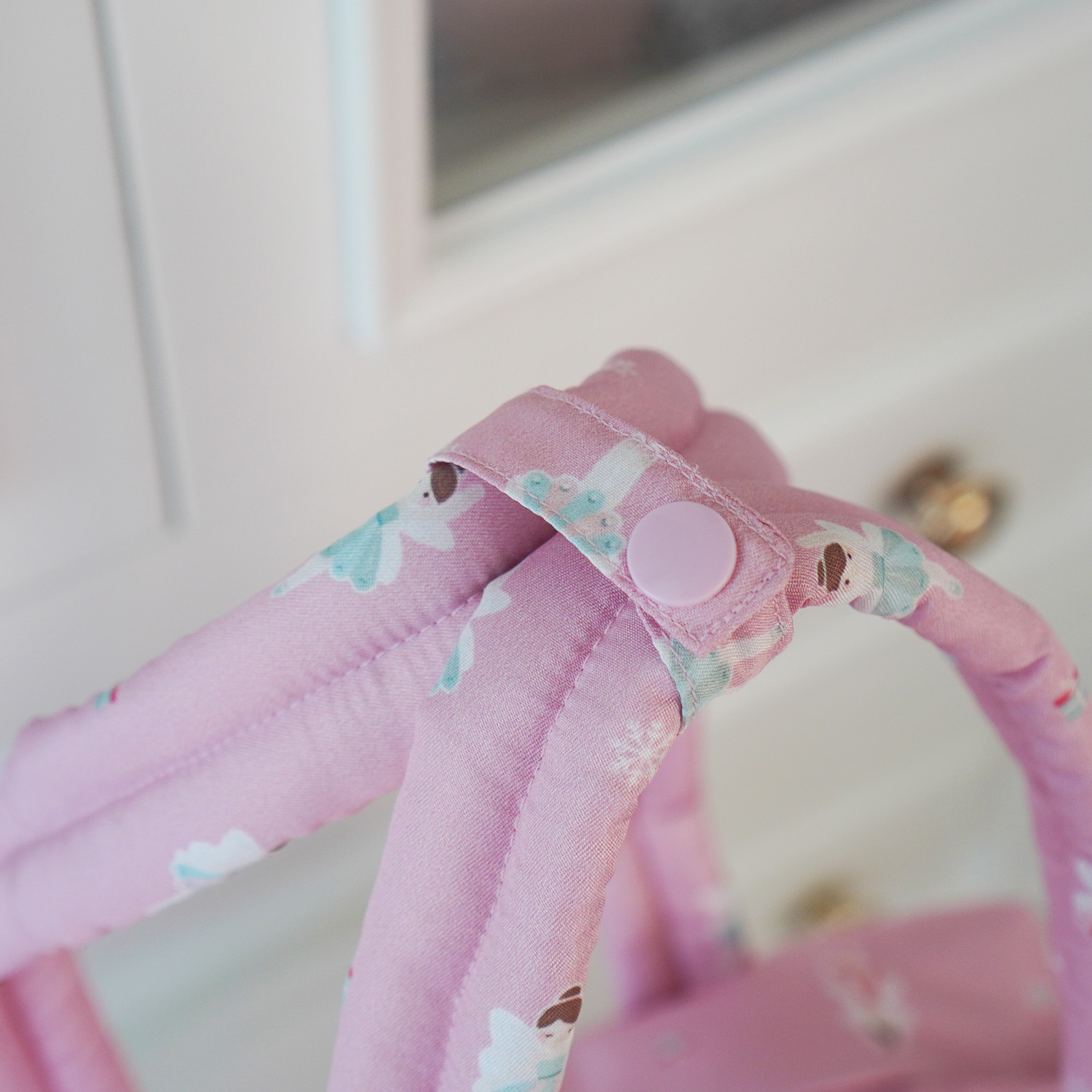 Fluffy Bowling Bag กระเป๋านุ่มนิ่ม ทรง Bowling สั่งทำใส่ข้อความ ลาย Sugar Plum Fairy - Pink