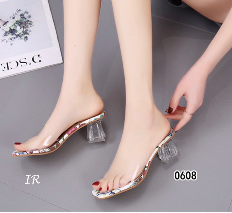 รองเท้าส้นแก้วเปิดส้นแต่งลาย (สีเหลือง)