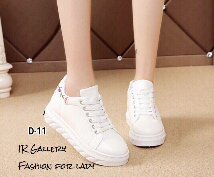 รองเท้าผ้าใบแฟชั่นปักลายดอกไม้