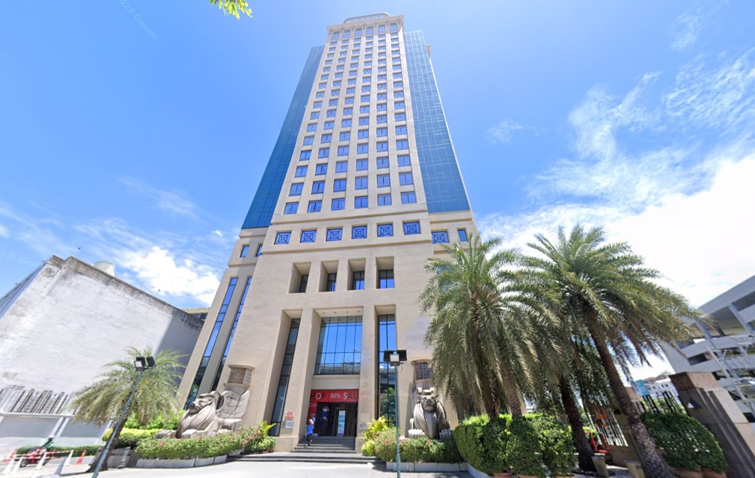 Central Pinklao Office Tower, office for rent in the Pinklao area. Next to Borommaratchachonnani Road, Bangkok Noi, Bangkok.