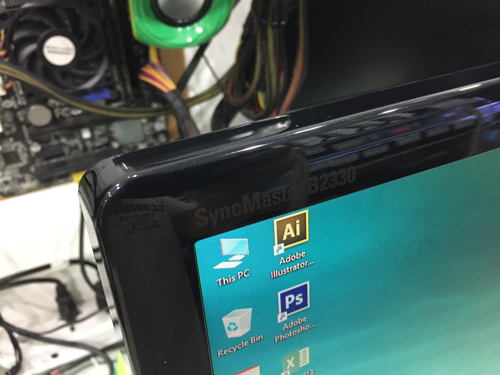 23" Full HD SAMSUNG B2330