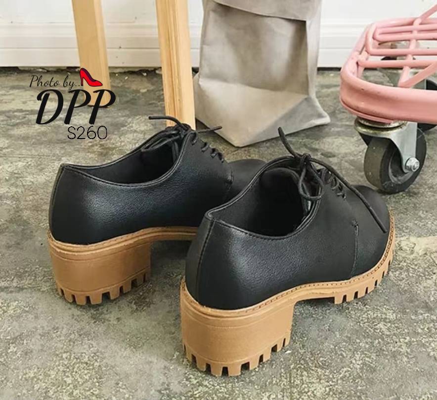 รองเท้าผ้าใบหนังเรียบ (สีครีม)