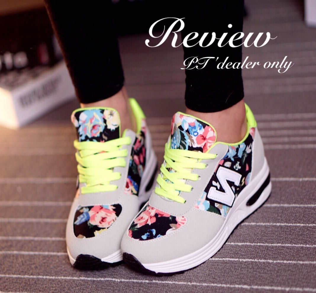 พร้อมส่ง : รองเท้า New Balance ลายดอกพาสเทล (สีเทา)
