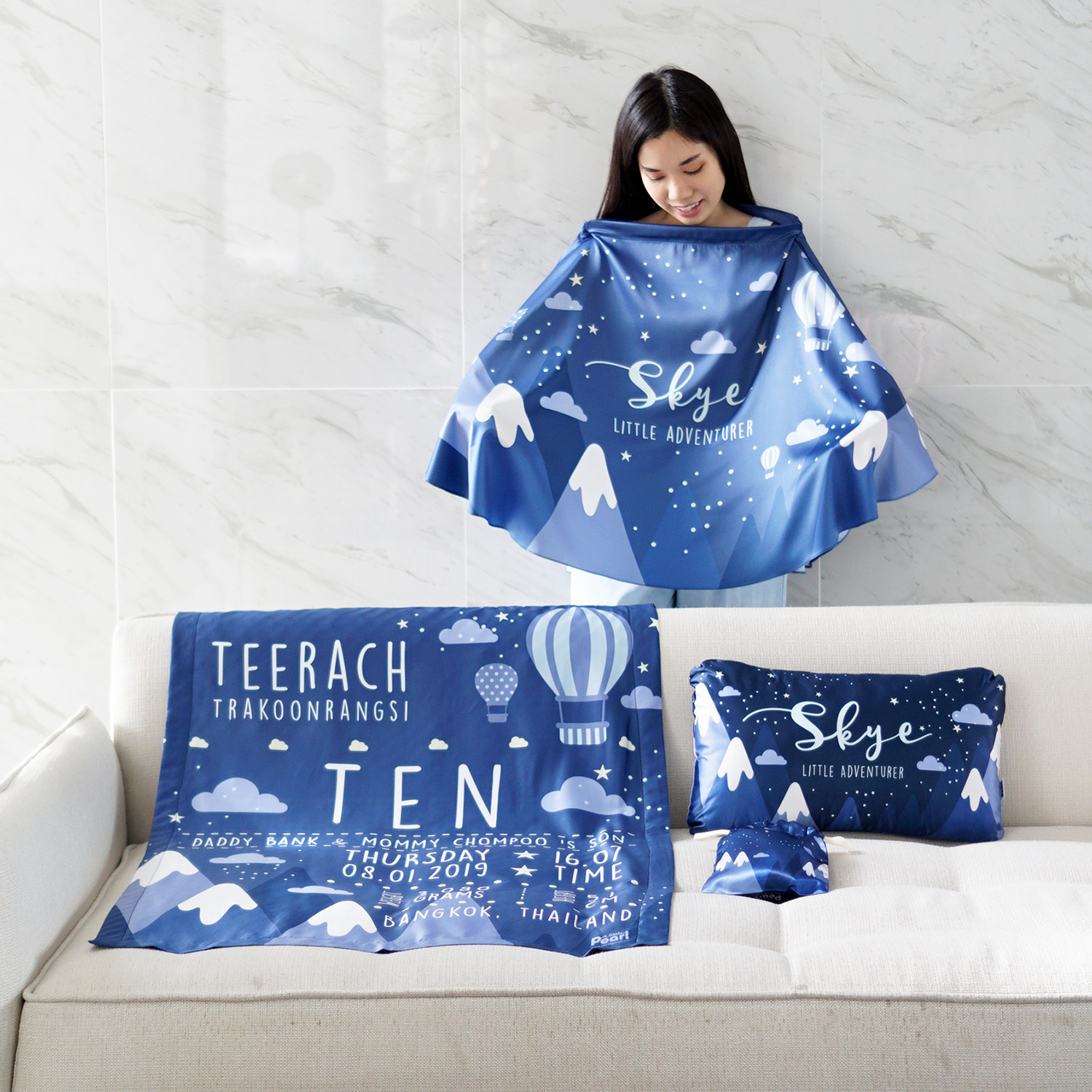 ชุดของขวัญเด็กแรกเกิด ผ้าคลุมให้นม + ผ้าห่มขนาด 75x100cm + หมอนอิง 1 ใบ ลาย Mountain - Navy